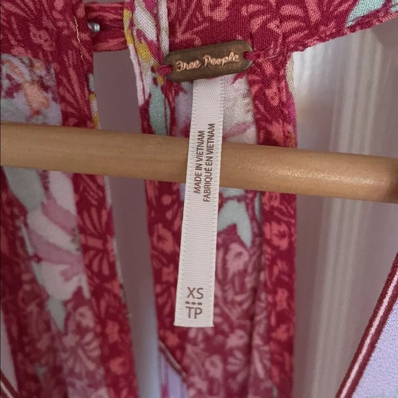 3/$30 People xs - Picture 2 of 4